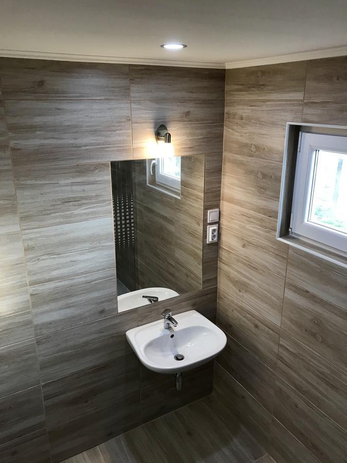 Tennis Guesthouse Ordacsehi ภายนอก รูปภาพ